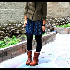UGG Lynea heeled boots size 6.